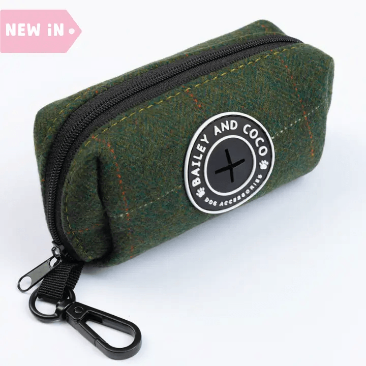 Bailey And Coco Poo Bag Holder For Dog Leash D Ring Attachment Keeps Cleanup Supplies Within Reach by Bailey and Coco