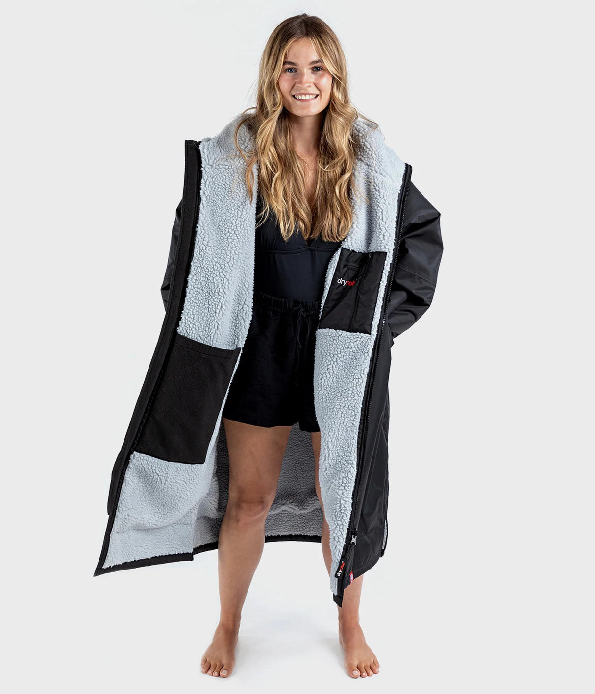 The dryrobe Advance jacket with Long Sleeves by Dryrobe