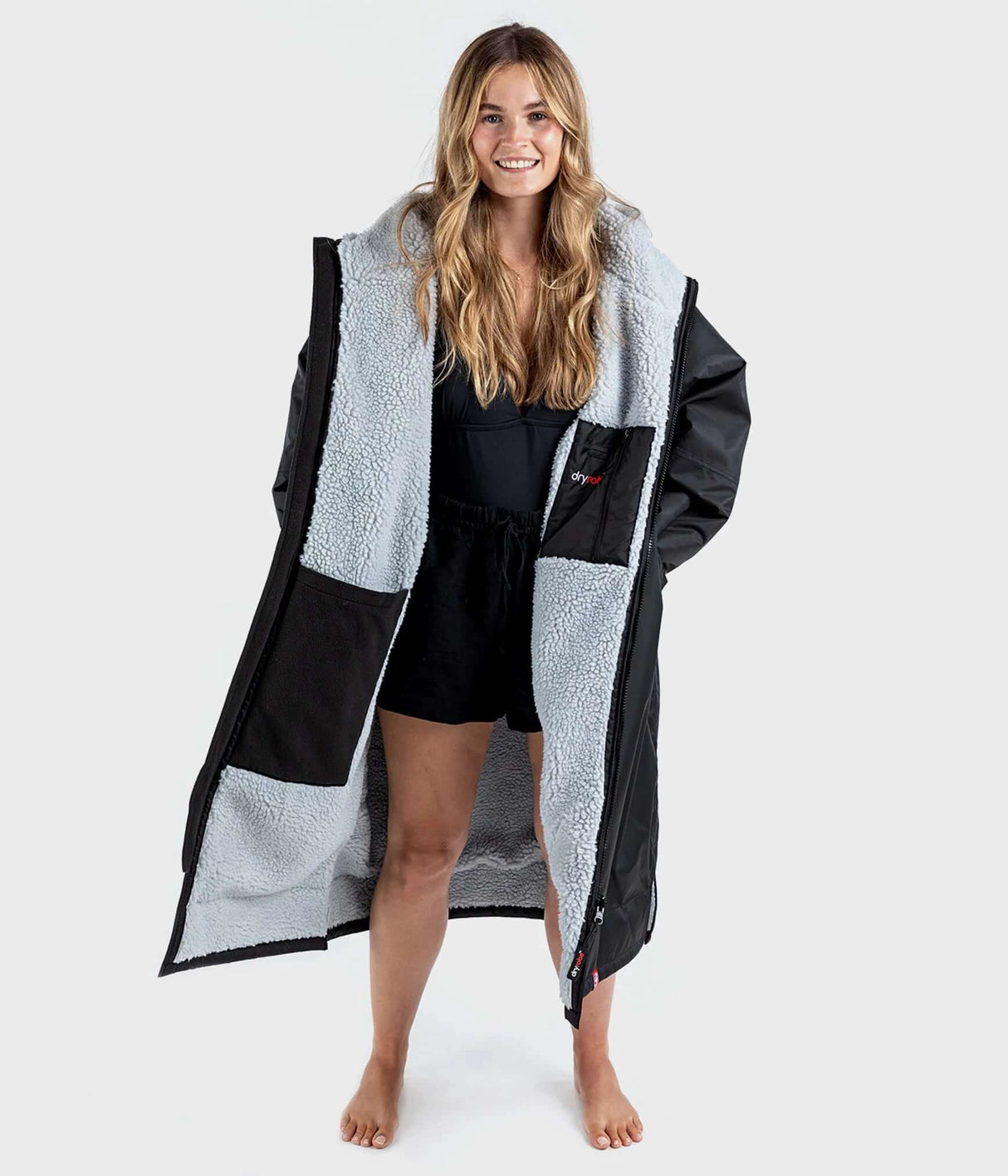 The dryrobe Advance jacket with Long Sleeves by Dryrobe