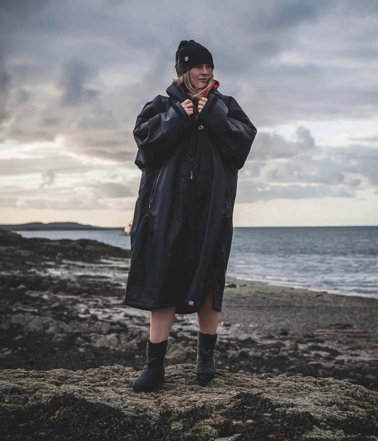 The dryrobe Advance jacket with Long Sleeves by Dryrobe