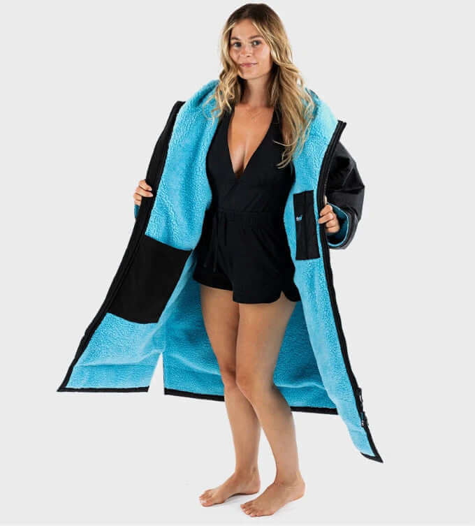 The dryrobe Advance jacket with Long Sleeves by Dryrobe