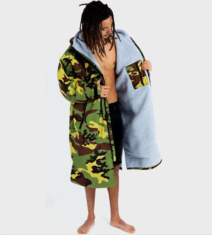The dryrobe Advance jacket with Long Sleeves by Dryrobe