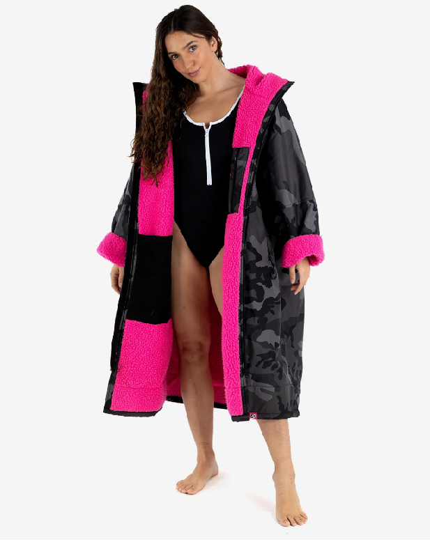 The dryrobe Advance jacket with Long Sleeves