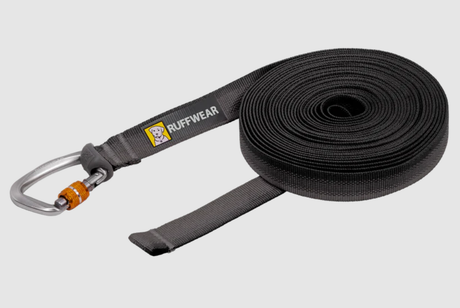 Ruffwear Rogue lightweight long dog leash coiled with carabiner for secure handling and freedom for dogs.